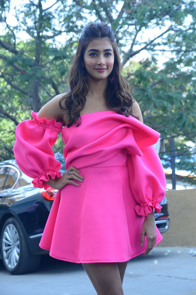 Pooja-Hegde-at-Ala-Vaikunthapurramloo-Movie-Thanks-Meet